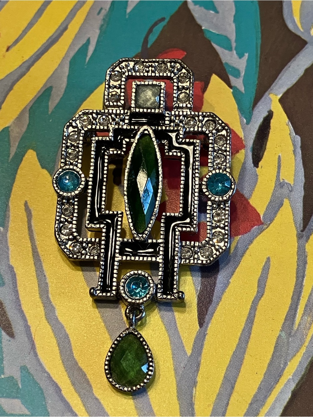 ART DECO ENAMELED BROOCH WITH PRONG SET CRYSTALS AND STONES - Picture 8 of 8